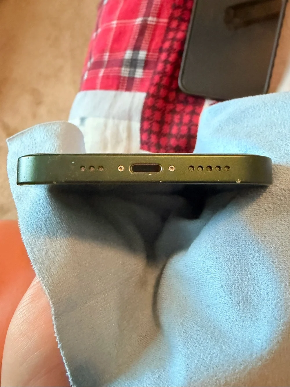 Apple iPhone 13 128 gb in Forest Green